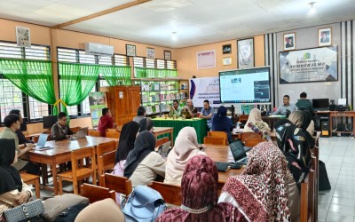 SMAN 5 Parepare Gelar In House Training Peningkatan Kompetensi Guru Berbasis Smart School